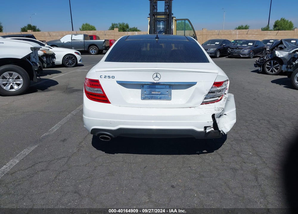 2015 MERCEDES-BENZ C 250 VIN: WDDGJ4HB5FG442061