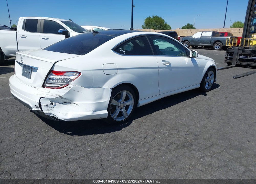 2015 MERCEDES-BENZ C 250 VIN: WDDGJ4HB5FG442061