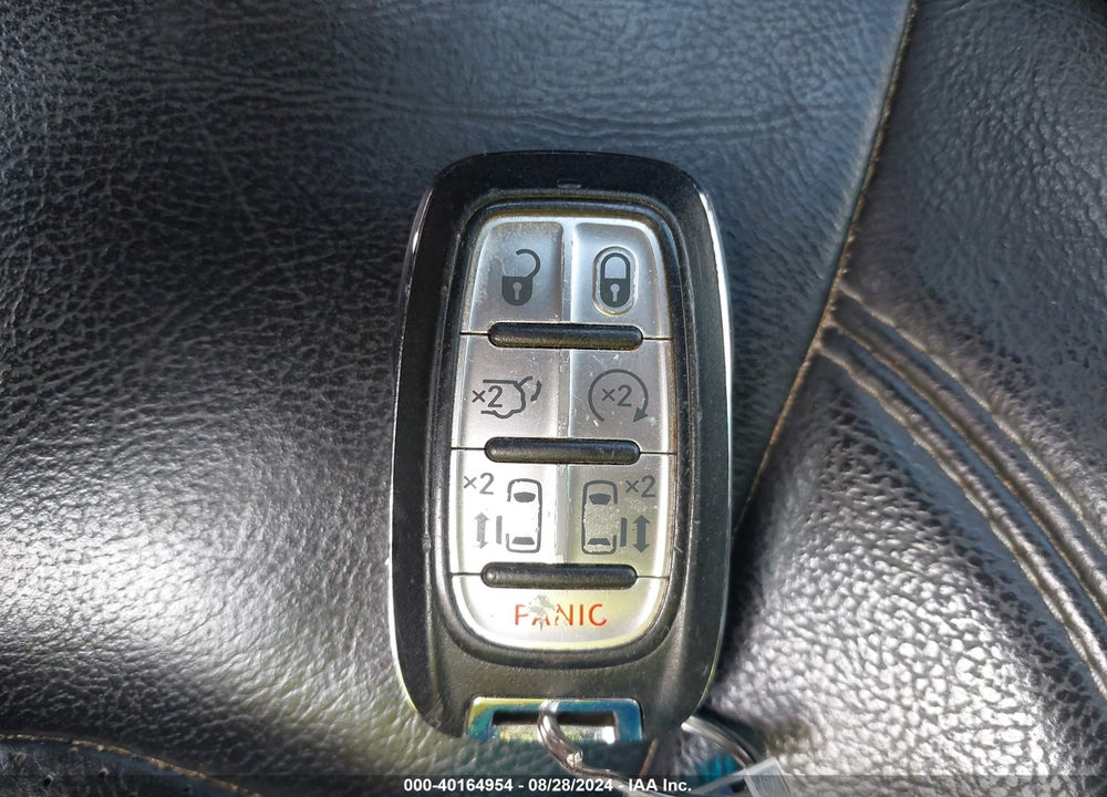 2018 CHRYSLER PACIFICA TOURING L VIN: 2C4RC1BGXJR193599