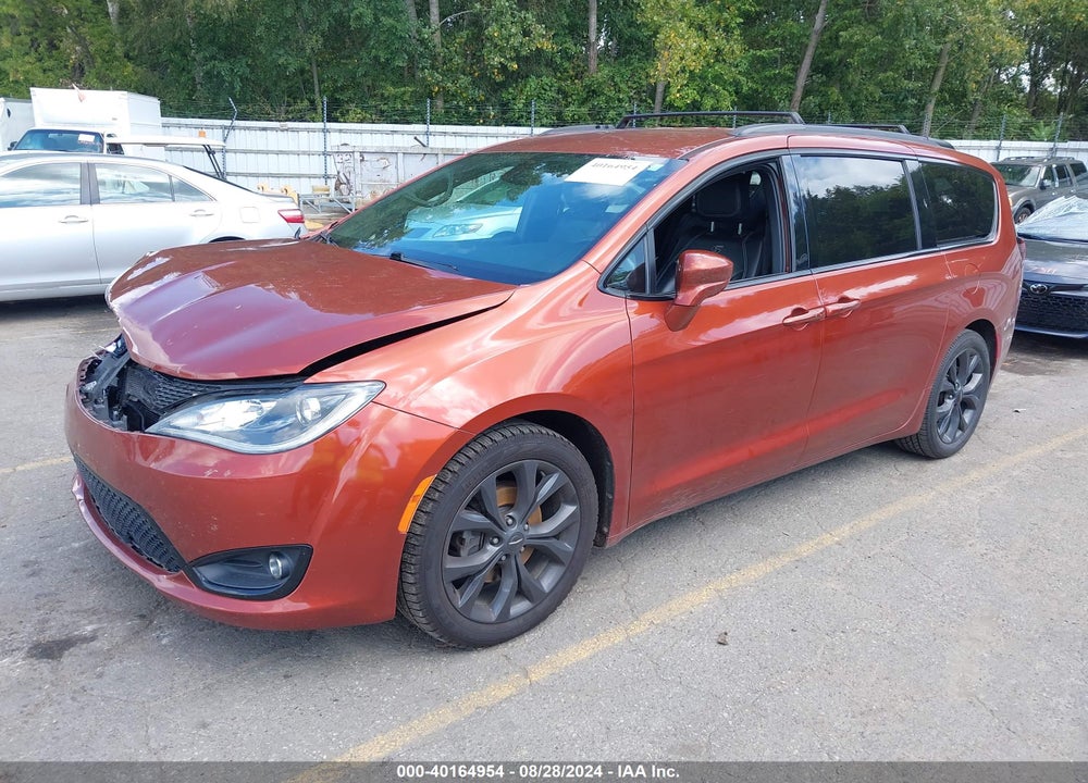 2018 CHRYSLER PACIFICA TOURING L VIN: 2C4RC1BGXJR193599