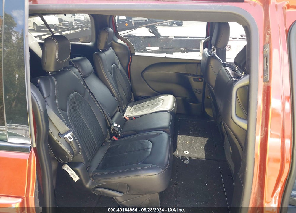 2018 CHRYSLER PACIFICA TOURING L VIN: 2C4RC1BGXJR193599
