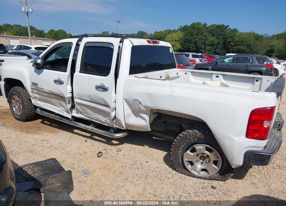 2009 CHEVROLET SILVERADO 1500 LT VIN: 3GCEC230X9G181623