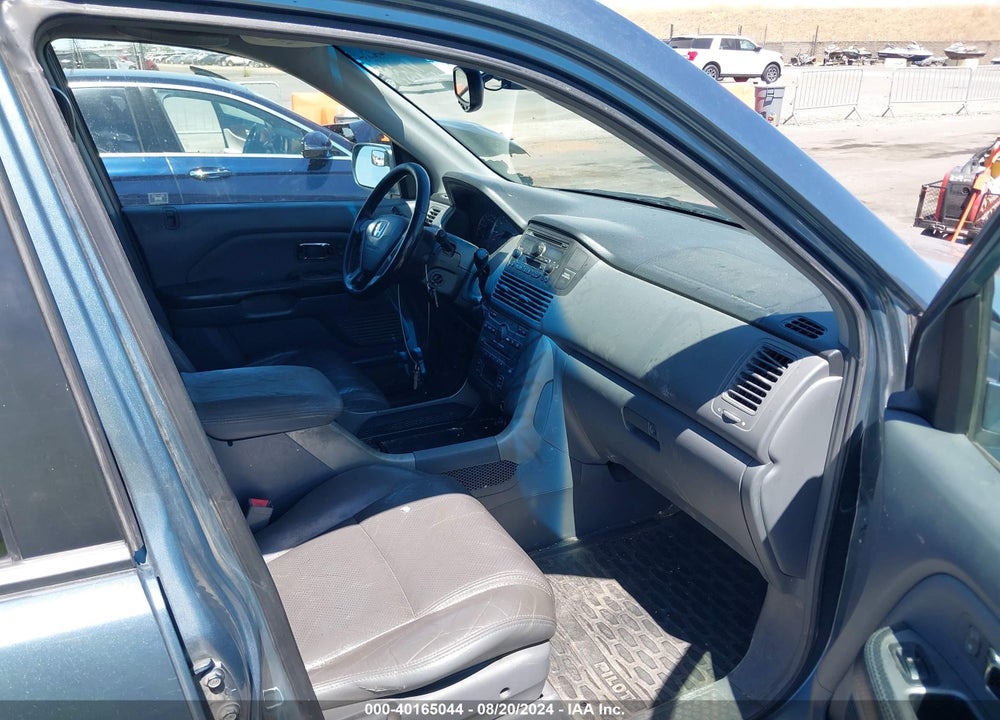 2005 HONDA PILOT EX-L VIN: 2HKYF185X5H573103