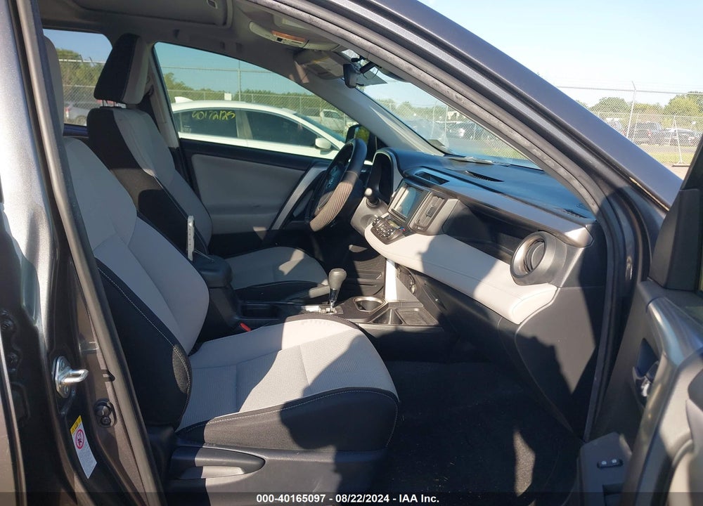 2017 TOYOTA RAV4 XLE VIN: JTMRFREV8HJ131343