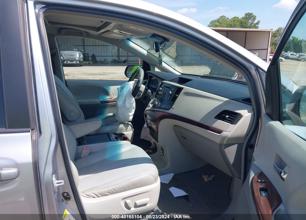 2012 TOYOTA SIENNA LIMITED V6 7 PASSENGER/XLE V6 7 PASSENGER AUTO ACCESS SEAT/XLE V6 8 PASSENGER VIN: 5TDYK3DC3CS182670