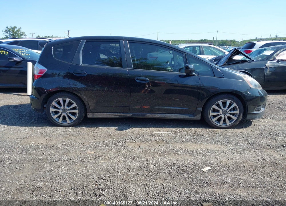 2013 HONDA FIT SPORT VIN: JHMGE8H56DC049298