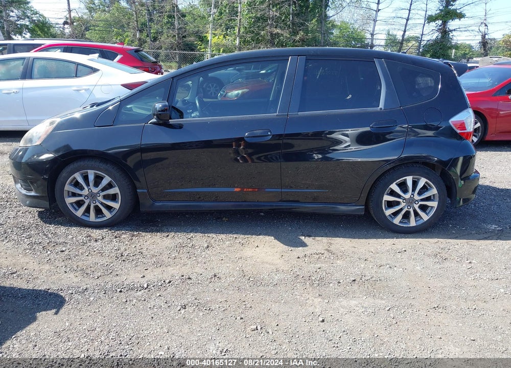 2013 HONDA FIT SPORT VIN: JHMGE8H56DC049298