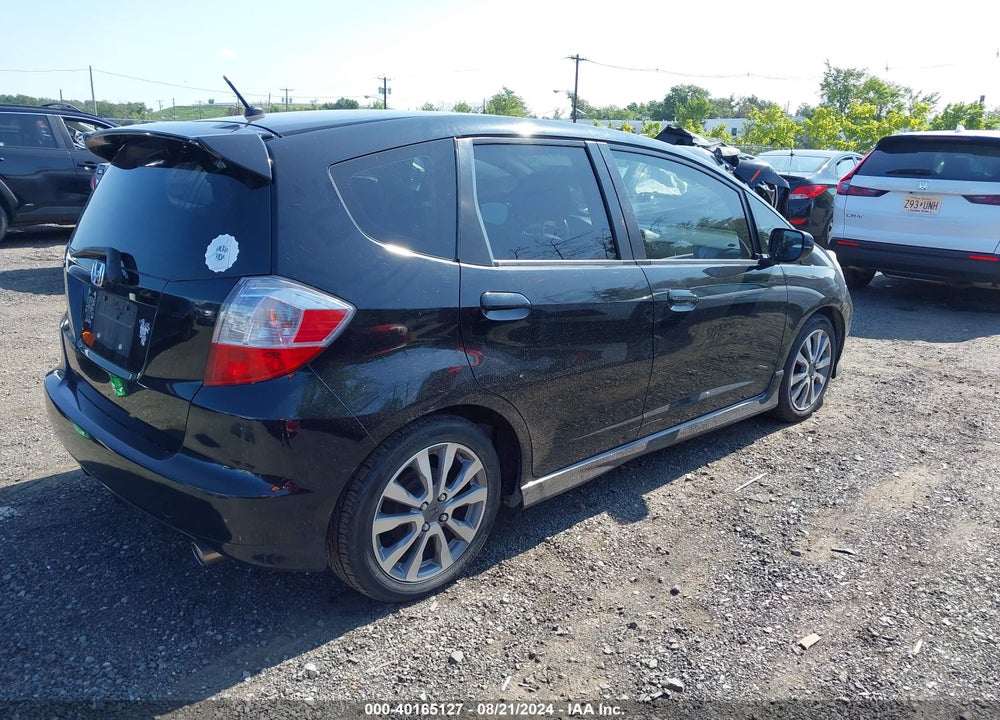 2013 HONDA FIT SPORT VIN: JHMGE8H56DC049298