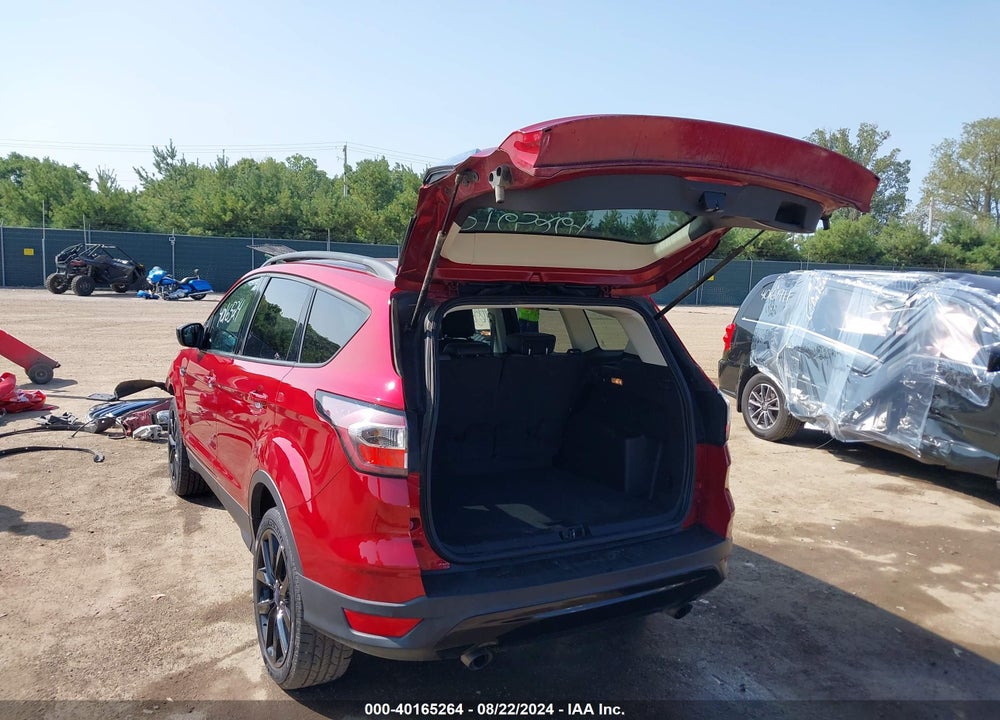 2018 FORD ESCAPE SE VIN: 1FMCU9GD8JUA18475