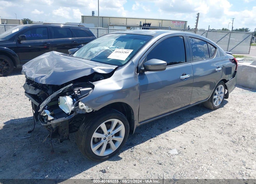 2017 NISSAN VERSA 1.6 SL VIN: 3N1CN7AP4HL810333