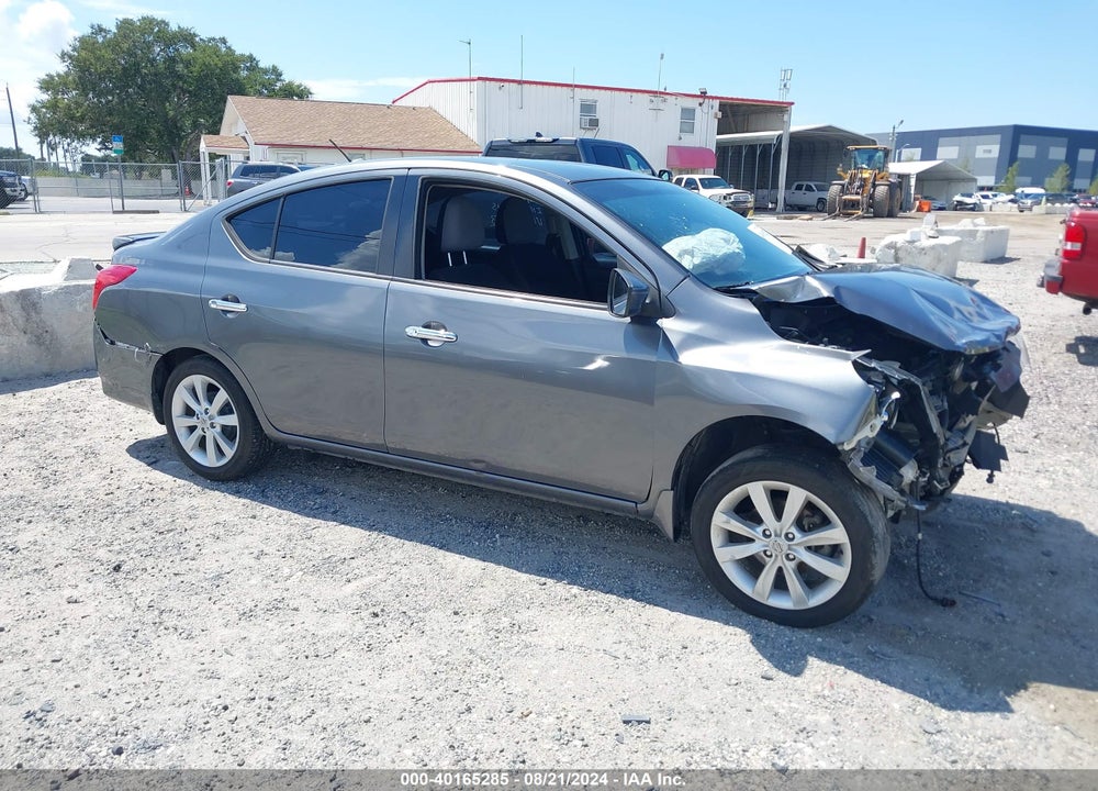 2017 NISSAN VERSA 1.6 SL VIN: 3N1CN7AP4HL810333