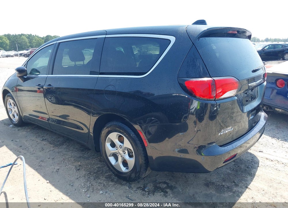 2017 CHRYSLER PACIFICA LX VIN: 2C4RC1CGXHR611541