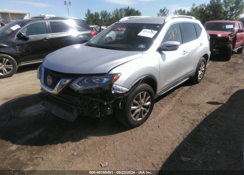 2018 NISSAN ROGUE SV VIN: KNMAT2MVXJP503248