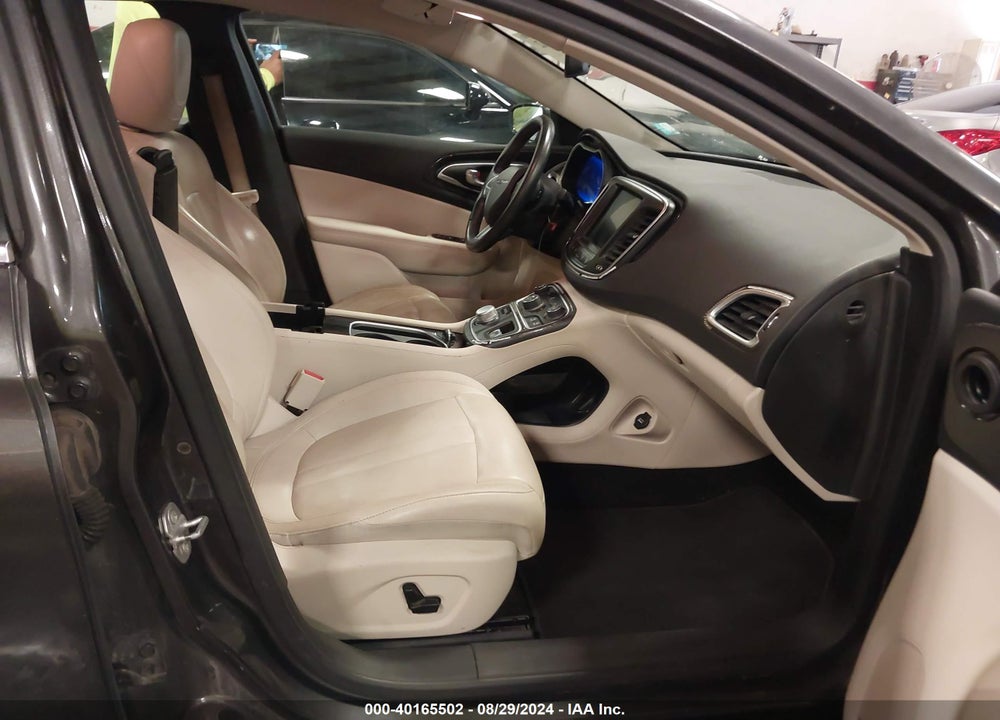 2015 CHRYSLER 200 C VIN: 1C3CCCCB7FN757674
