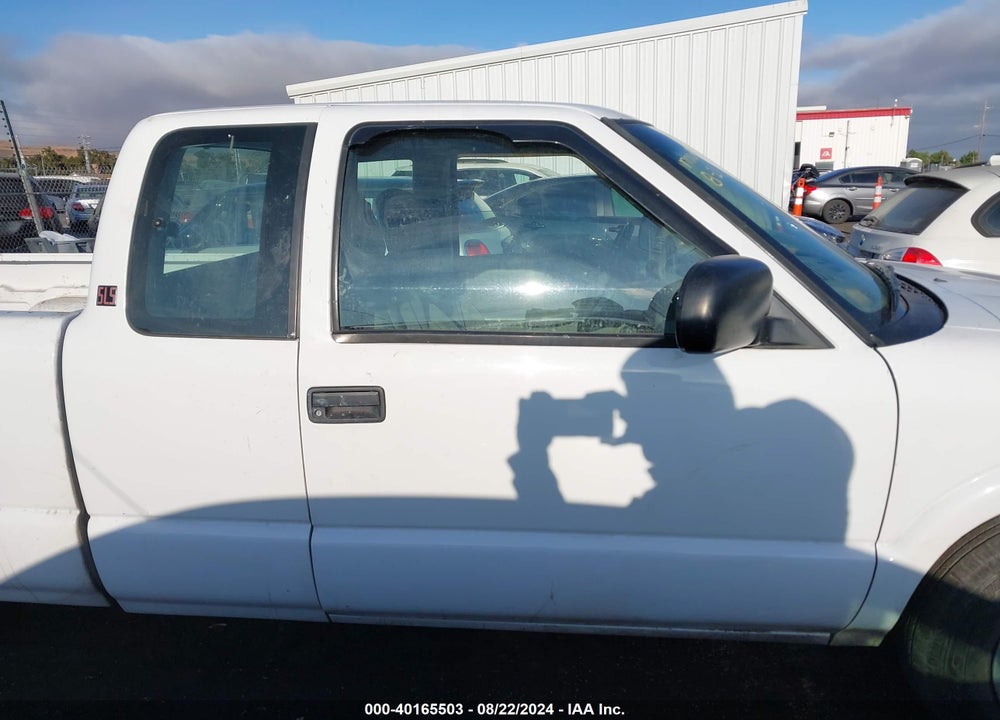 2001 GMC SONOMA VIN: 1GTCS195X18246083