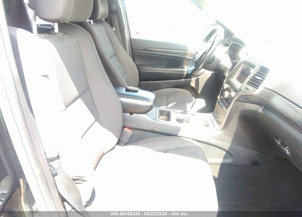 2019 JEEP GRAND CHEROKEE LAREDO E 4X4 VIN: 1C4RJFAG0KC759963