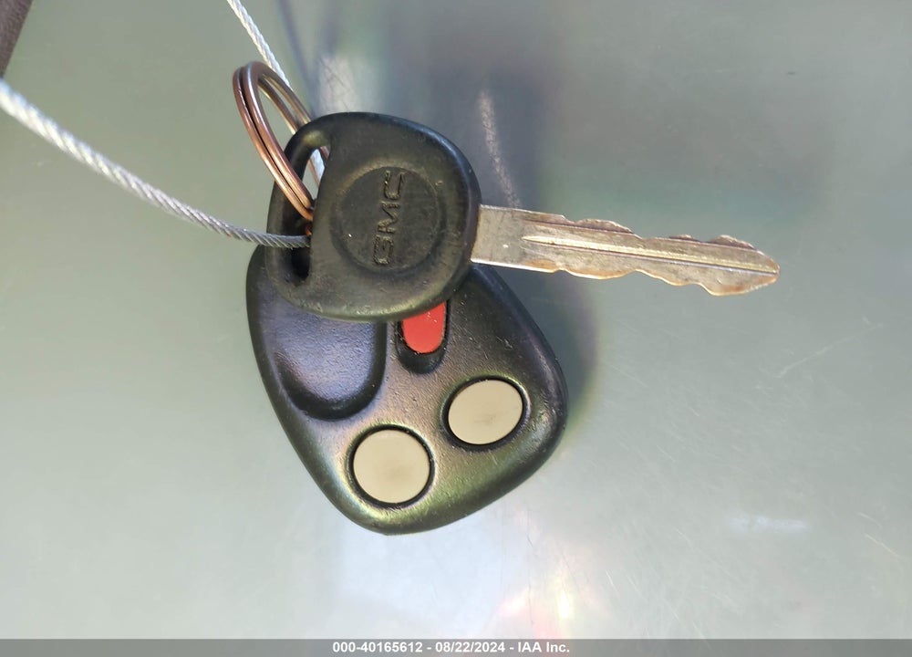2004 GMC YUKON SLE VIN: 1GKEK13V74J217840