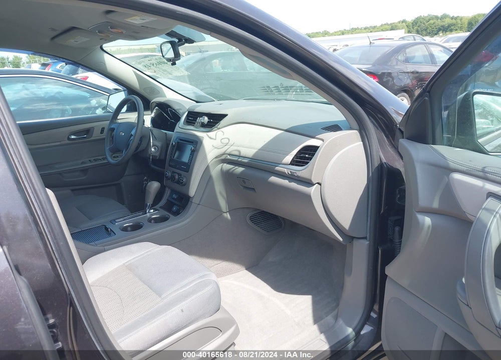 2017 CHEVROLET TRAVERSE LS VIN: 1GNKVFKDXHJ328035