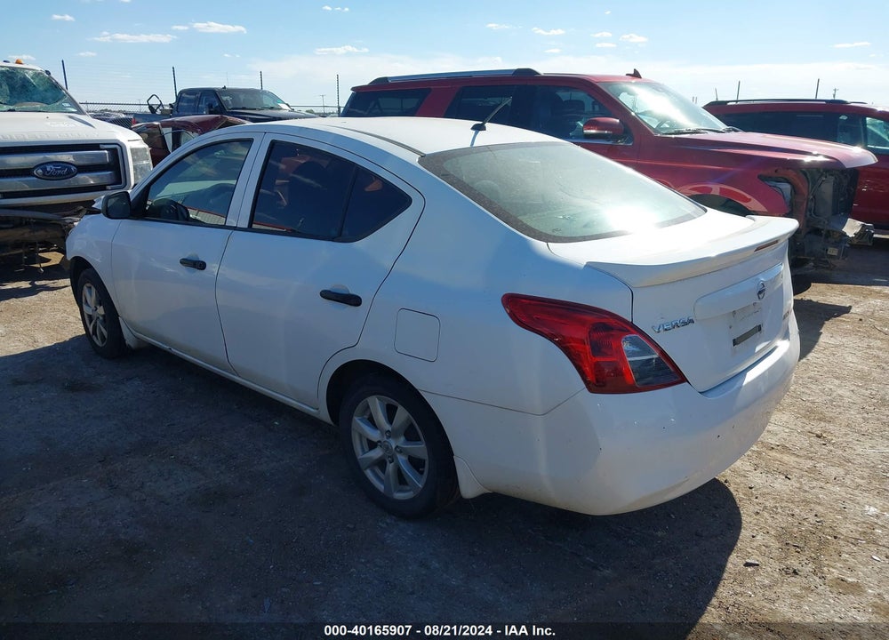 2014 NISSAN VERSA 1.6 S+ VIN: 3N1CN7APXEL829500