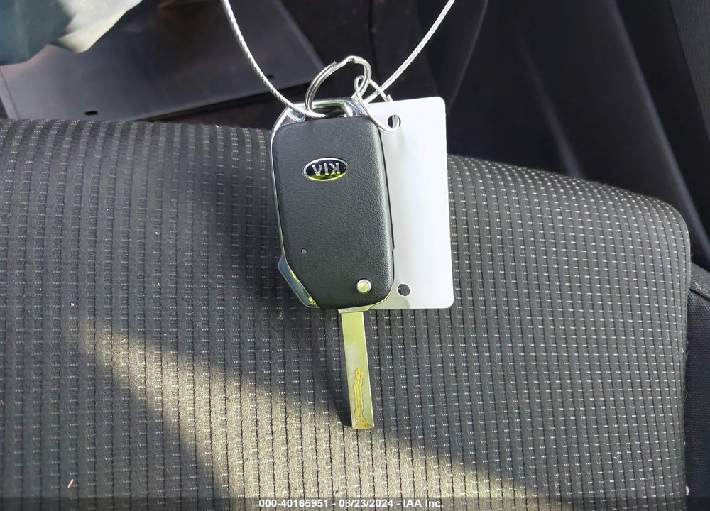 2019 KIA FORTE LXS VIN: 3KPF24AD0KE050582