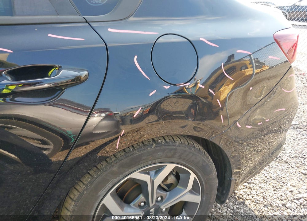 2019 KIA FORTE LXS VIN: 3KPF24AD0KE050582
