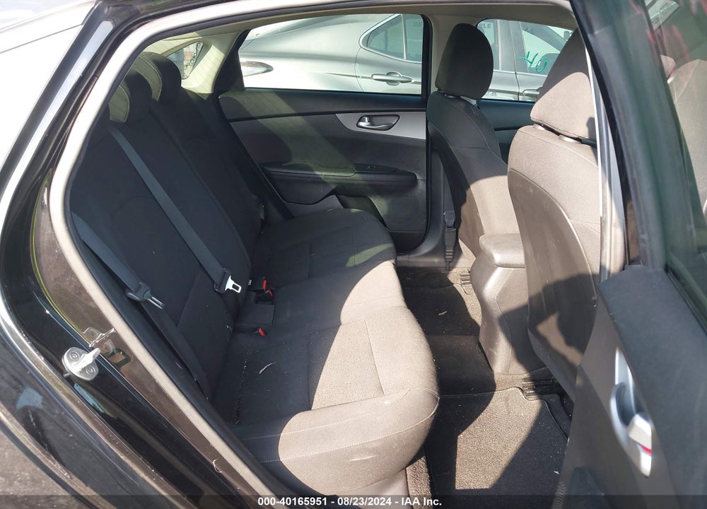 2019 KIA FORTE LXS VIN: 3KPF24AD0KE050582