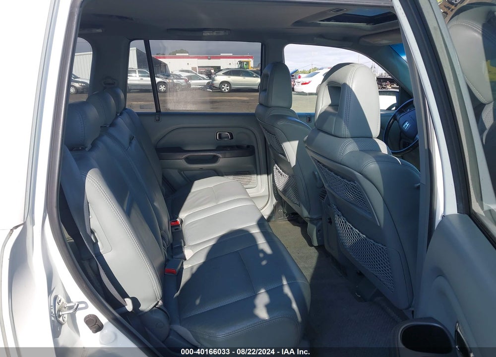 2005 HONDA PILOT EX-L VIN: 5FNYF185X5B057970