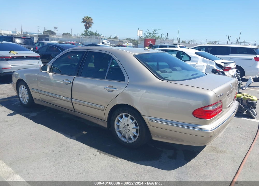2000 MERCEDES-BENZ E 320 VIN: WDBJF65J5YB096746