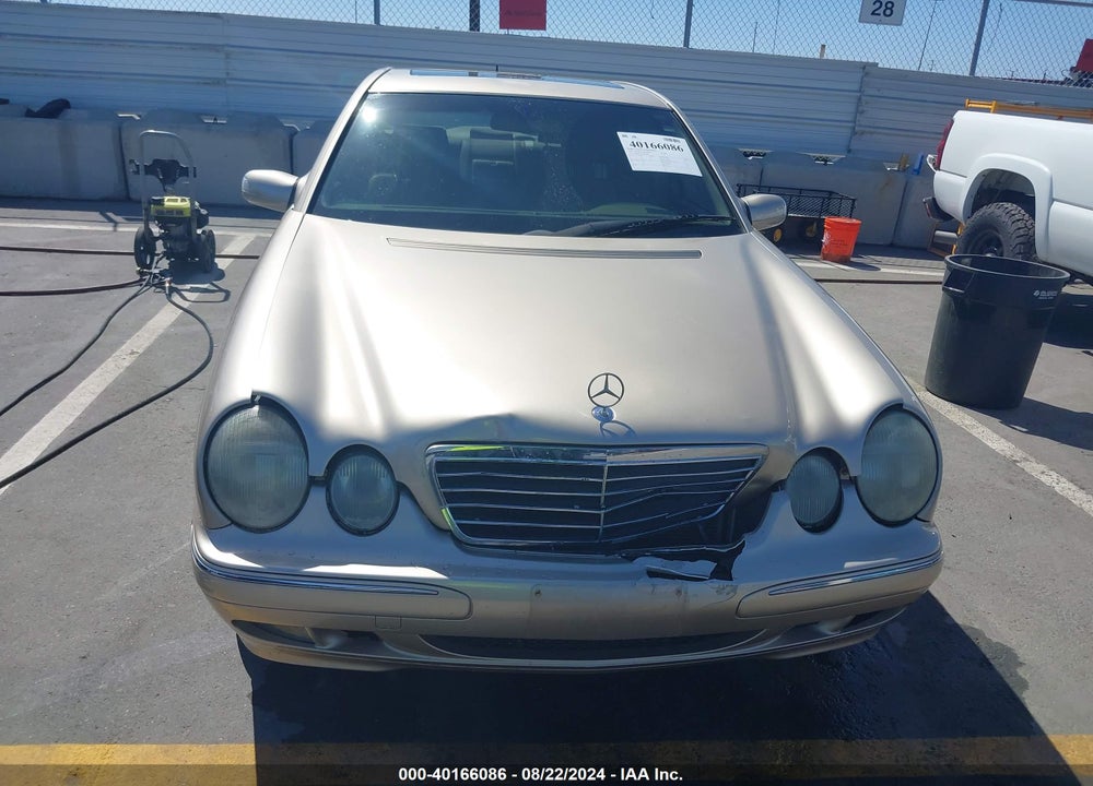 2000 MERCEDES-BENZ E 320 VIN: WDBJF65J5YB096746