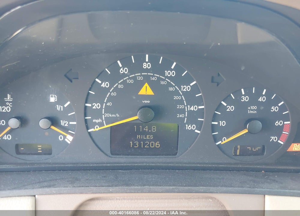 2000 MERCEDES-BENZ E 320 VIN: WDBJF65J5YB096746