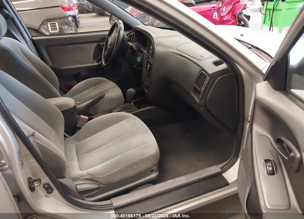 2005 HYUNDAI ELANTRA GLS/GT VIN: KMHDN46D35U070124