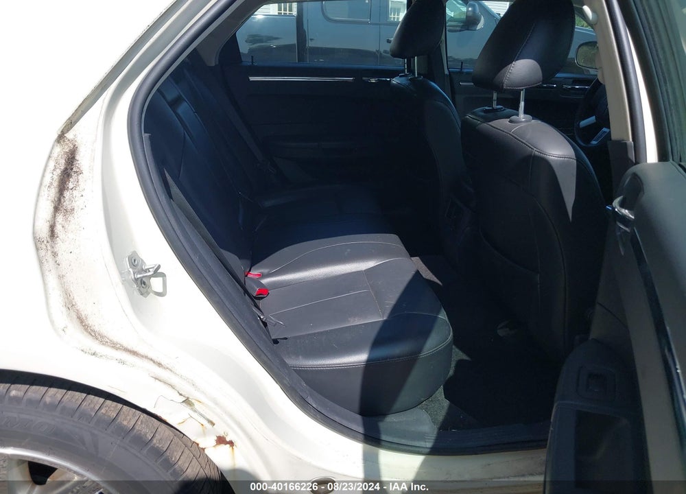 2010 CHRYSLER 300 VIN: 2C3CA5CV0AH106268
