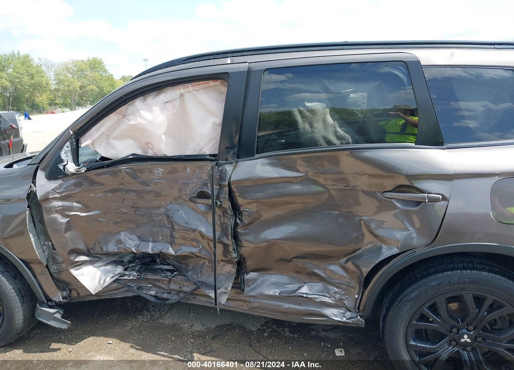2018 MITSUBISHI OUTLANDER LE VIN: JA4AD3A34JZ036736