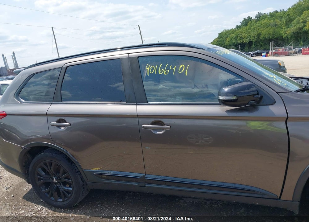2018 MITSUBISHI OUTLANDER LE VIN: JA4AD3A34JZ036736