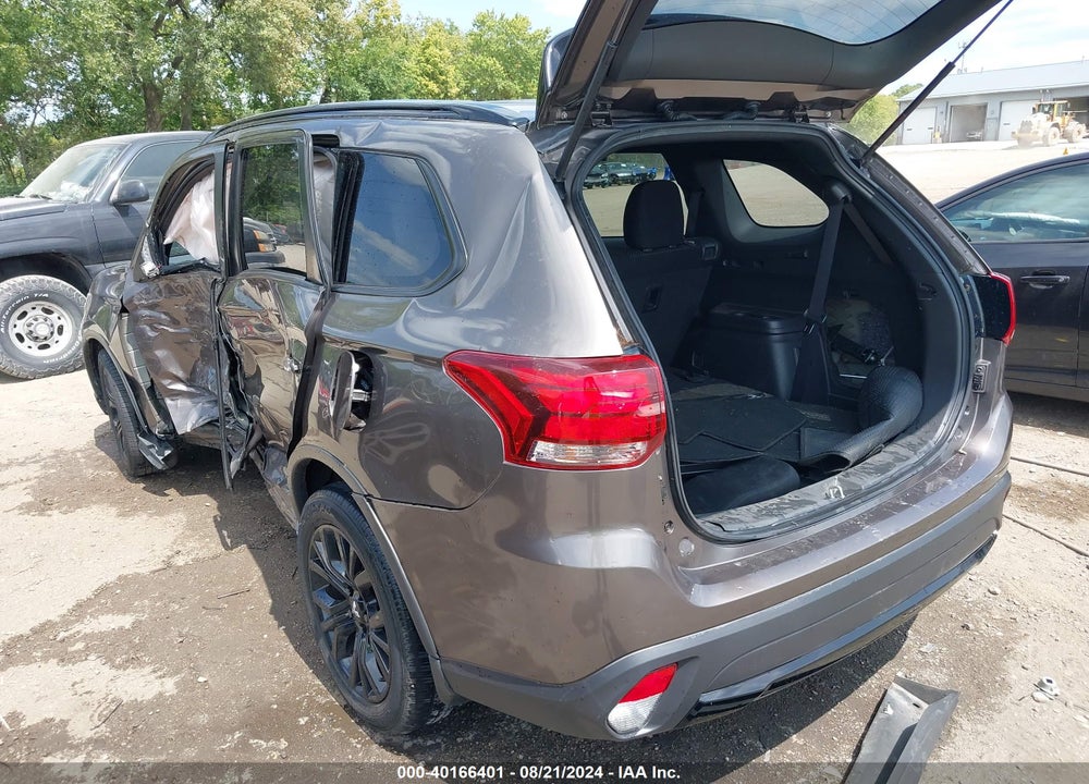 2018 MITSUBISHI OUTLANDER LE VIN: JA4AD3A34JZ036736