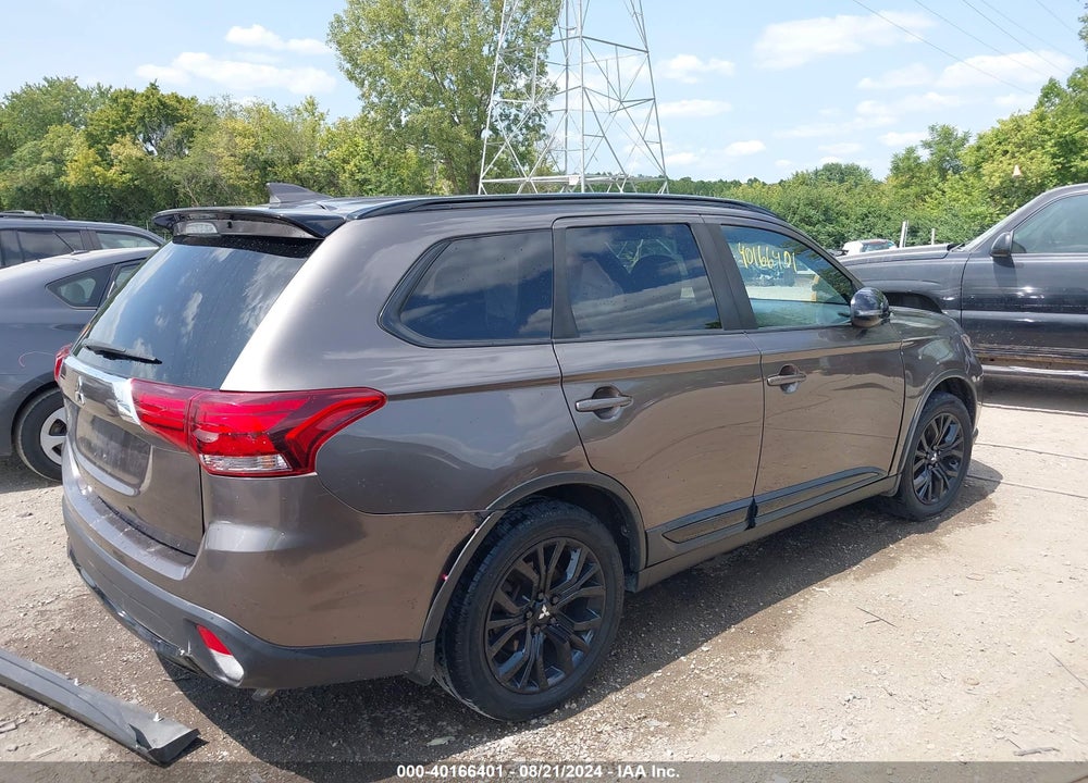 2018 MITSUBISHI OUTLANDER LE VIN: JA4AD3A34JZ036736