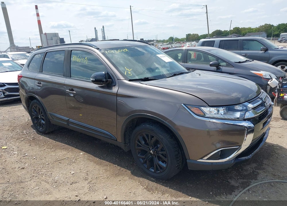 2018 MITSUBISHI OUTLANDER LE VIN: JA4AD3A34JZ036736