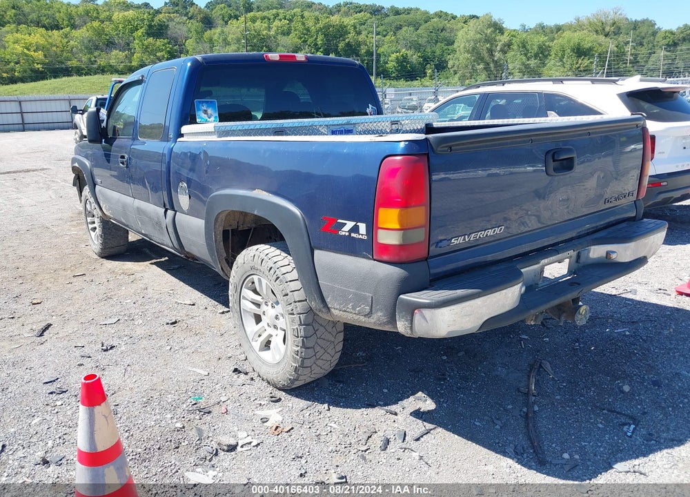 2001 CHEVROLET SILVERADO 1500 LS VIN: 2GCEK19T711104087