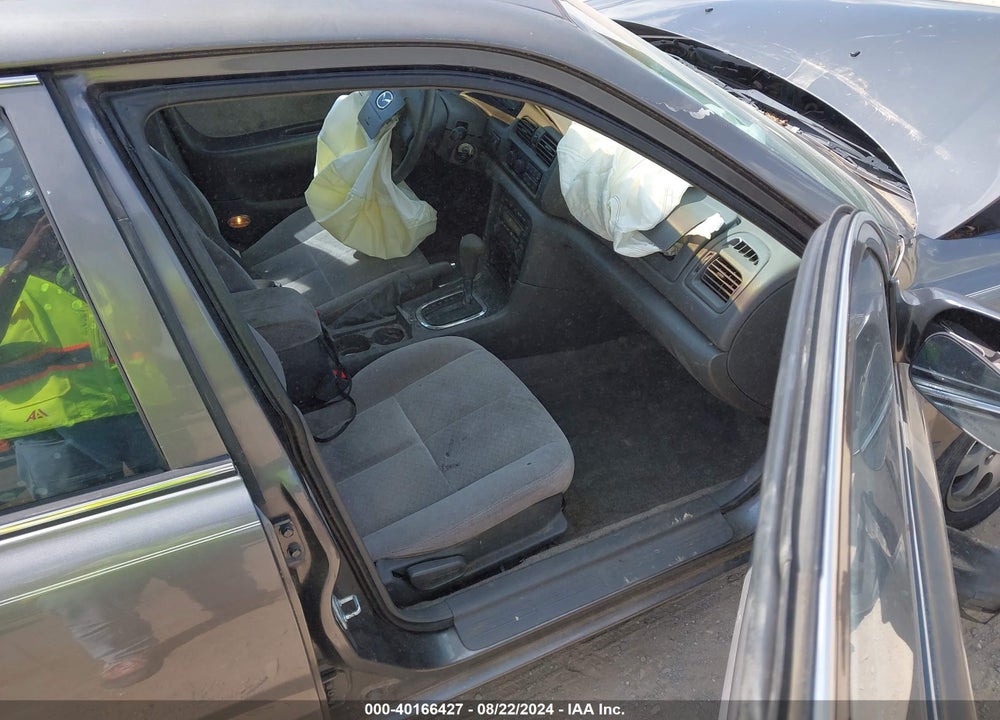 2001 MAZDA 626 ES/LX VIN: 1YVGF22C815200526