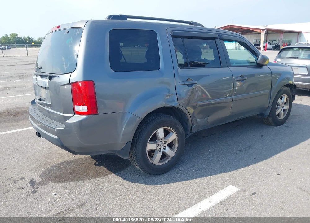2011 HONDA PILOT EX-L VIN: 5FNYF3H58BB029348