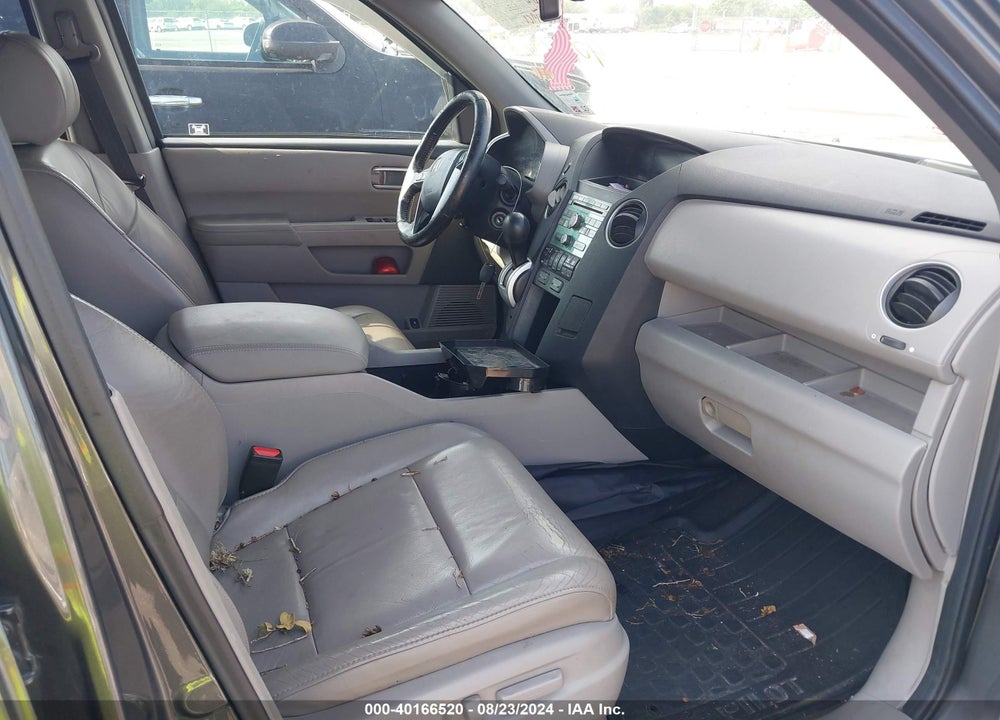2011 HONDA PILOT EX-L VIN: 5FNYF3H58BB029348