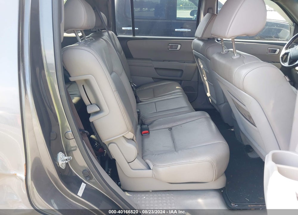2011 HONDA PILOT EX-L VIN: 5FNYF3H58BB029348
