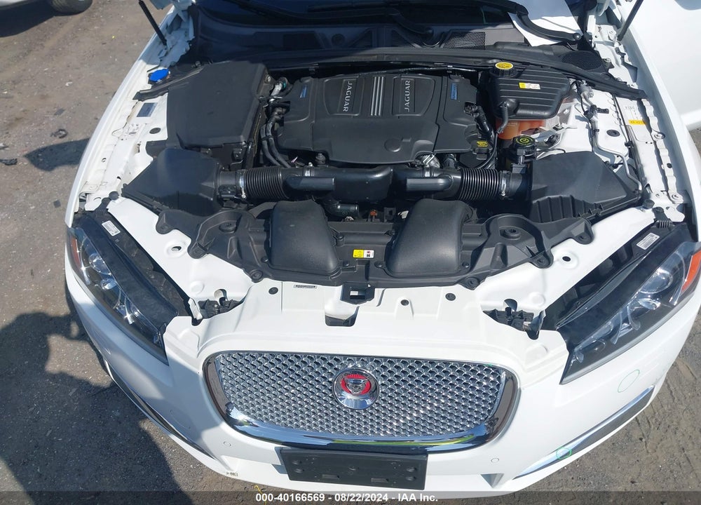 2015 JAGUAR XF 3.0 PORTFOLIO/3.0 SPORT VIN: SAJWJ0FF4F8U58204