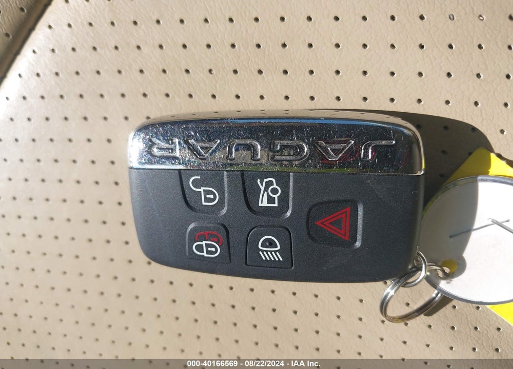 2015 JAGUAR XF 3.0 PORTFOLIO/3.0 SPORT VIN: SAJWJ0FF4F8U58204
