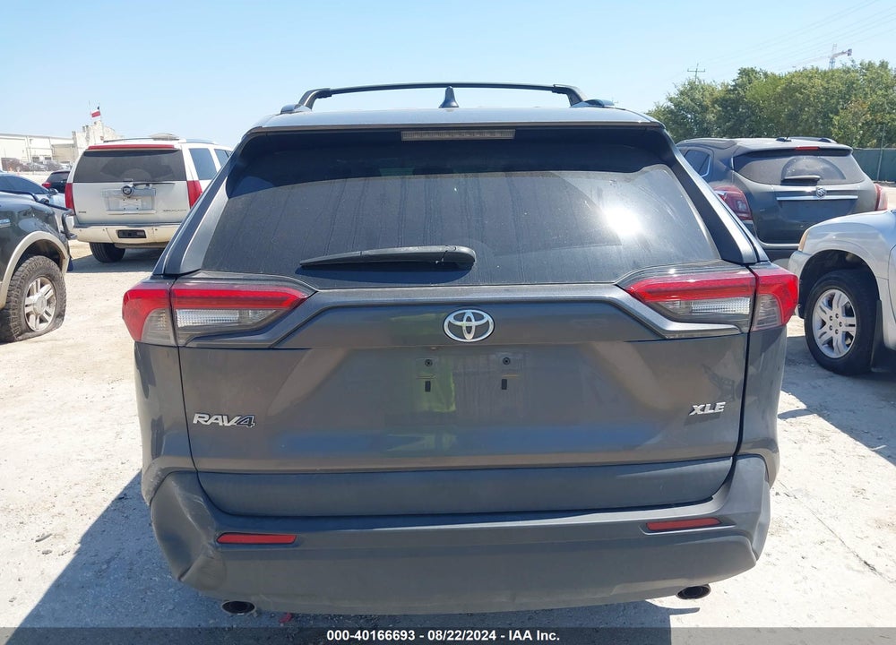 2021 TOYOTA RAV4 XLE VIN: 2T3W1RFV3MC156714