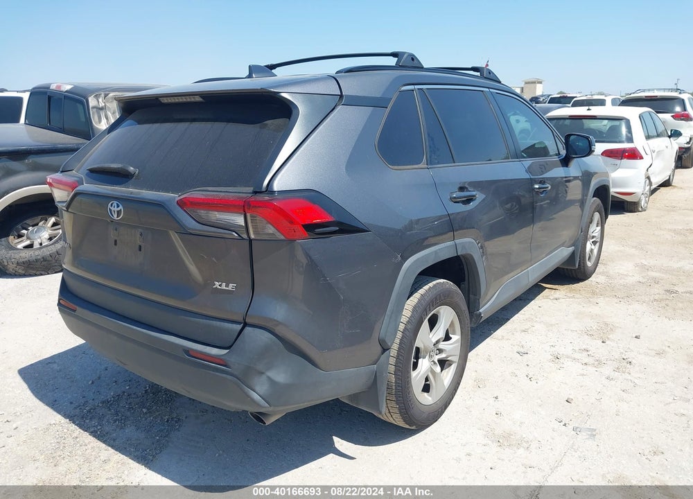 2021 TOYOTA RAV4 XLE VIN: 2T3W1RFV3MC156714