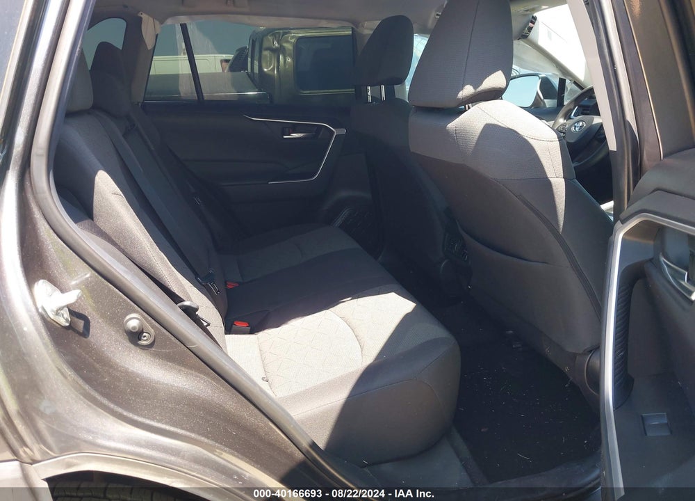 2021 TOYOTA RAV4 XLE VIN: 2T3W1RFV3MC156714