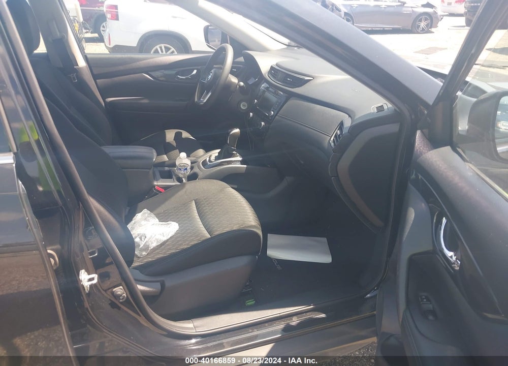 2018 NISSAN ROGUE S VIN: KNMAT2MV2JP543307