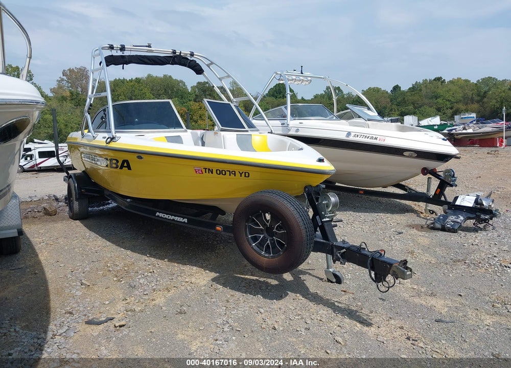 2004 MOOMBA SKIBOAT VIN: ISRML126B404