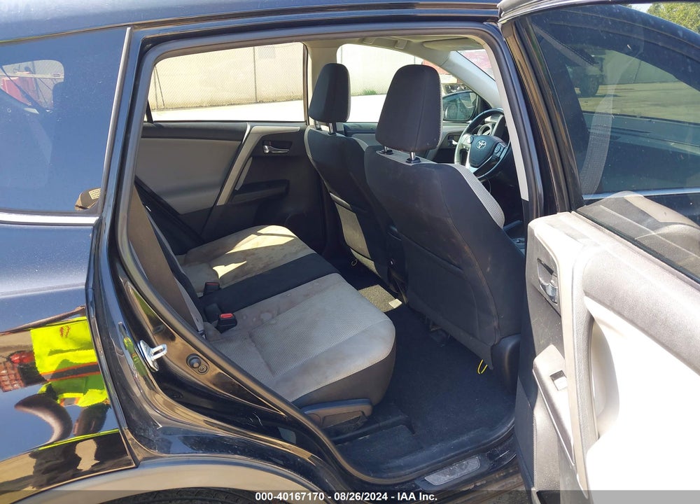 2017 TOYOTA RAV4 XLE VIN: 2T3WFREV7HW343705